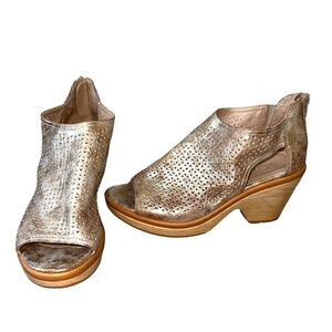 Soul Naturalizer Fayth peep toe Bootie heels